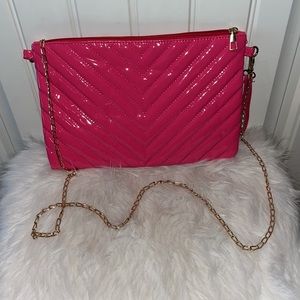 Faux leather Designer inspired Barbie hot pink purse
Long chain crossbody🩷